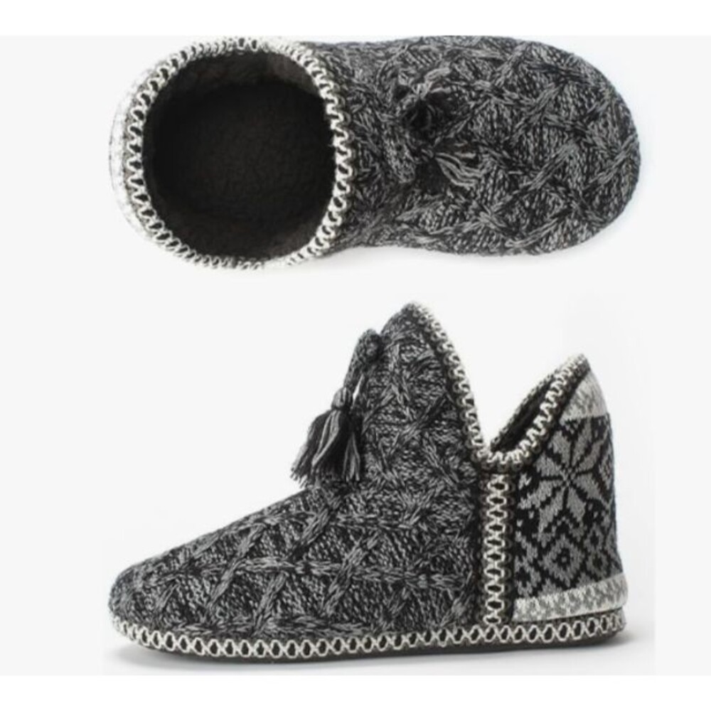 Women Cozy Knit Slippers House Shoes Soft Sole Gray Black Size 7-8 New